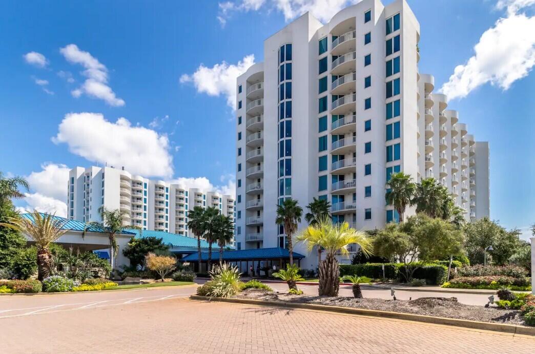 THE PALMS OF DESTIN - Residential