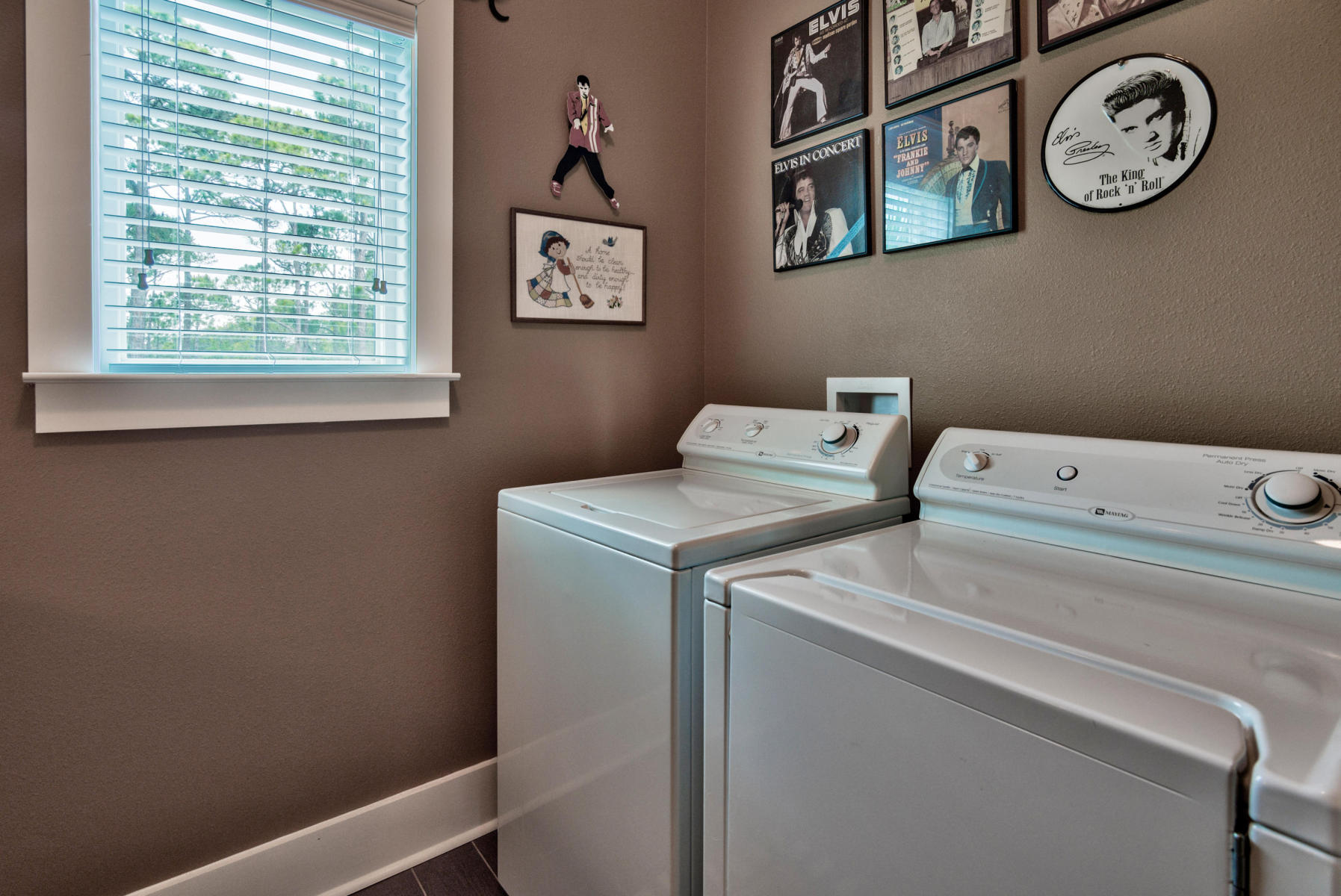 FRANGISTA BEACH - Residential Lease