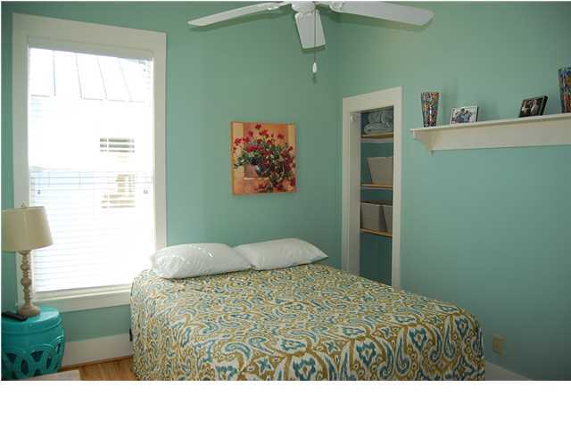 SEAGROVE 1ST ADDN - Residential