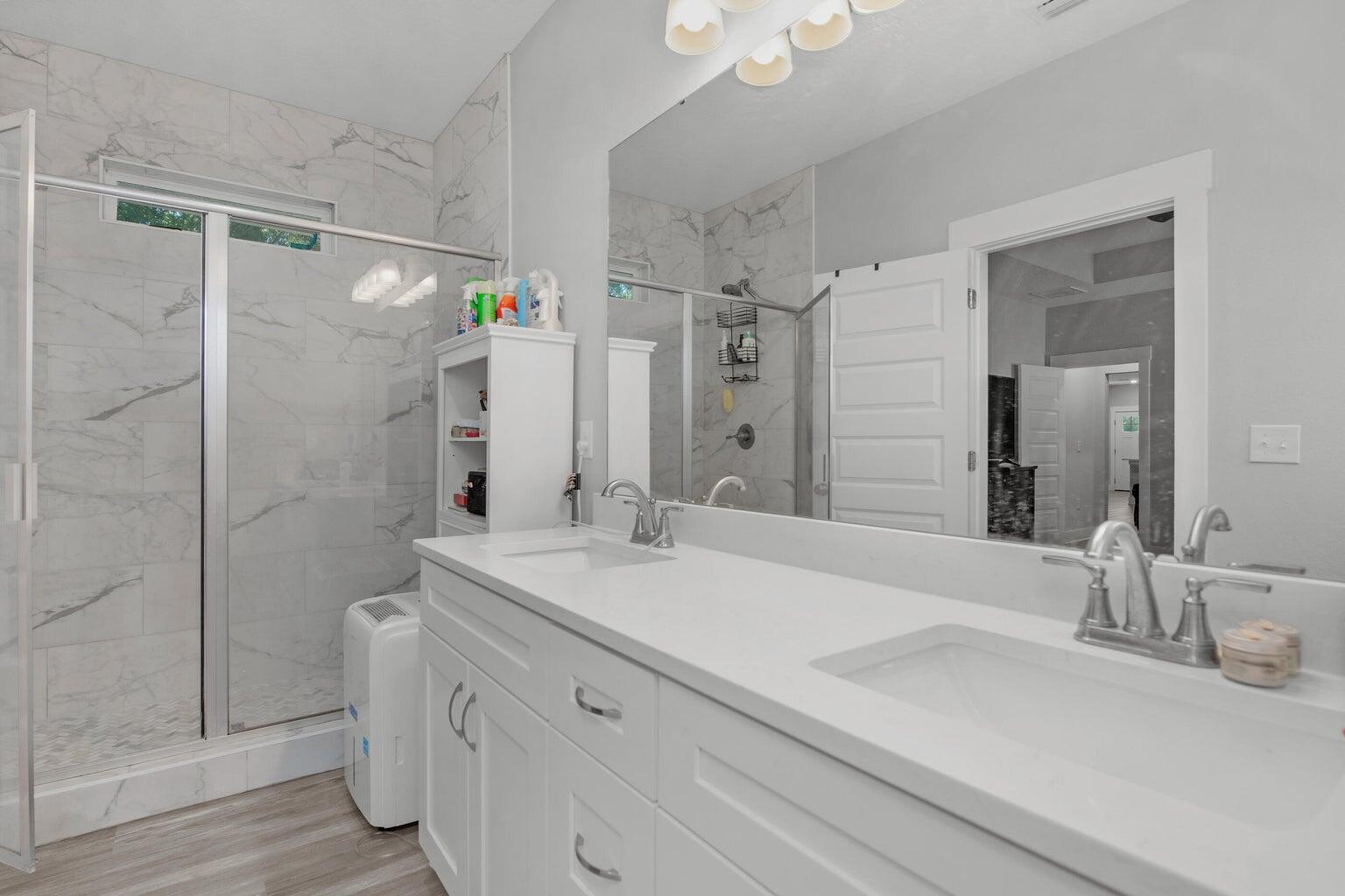 PINNACLE POINT - Residential Lease