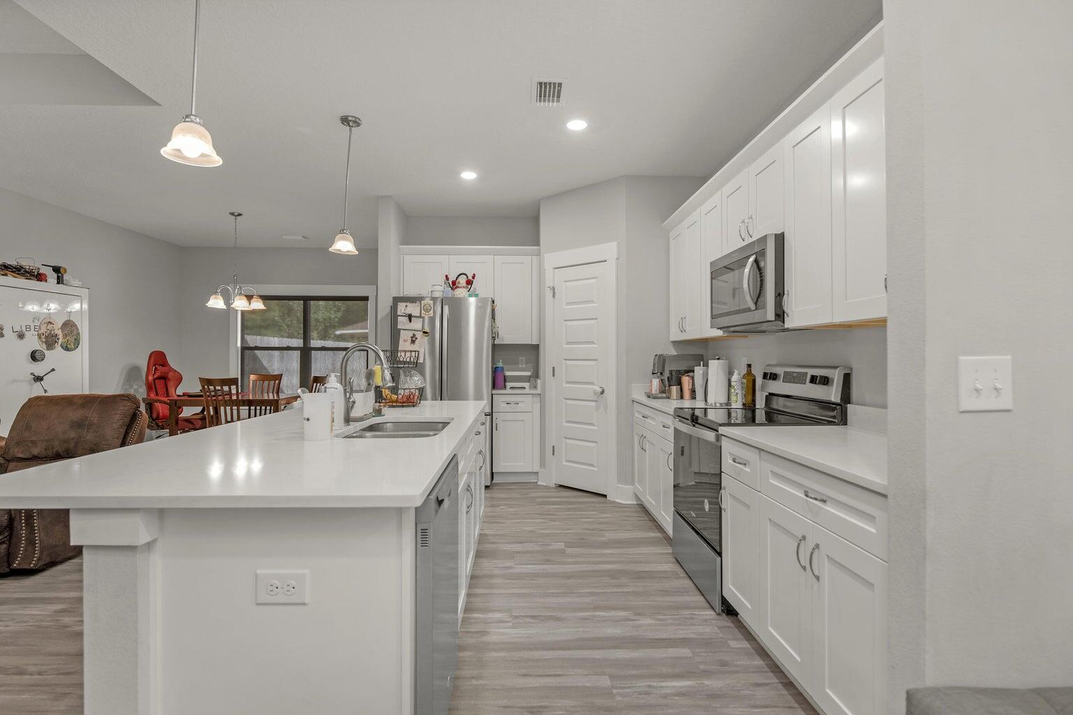 PINNACLE POINT - Residential Lease