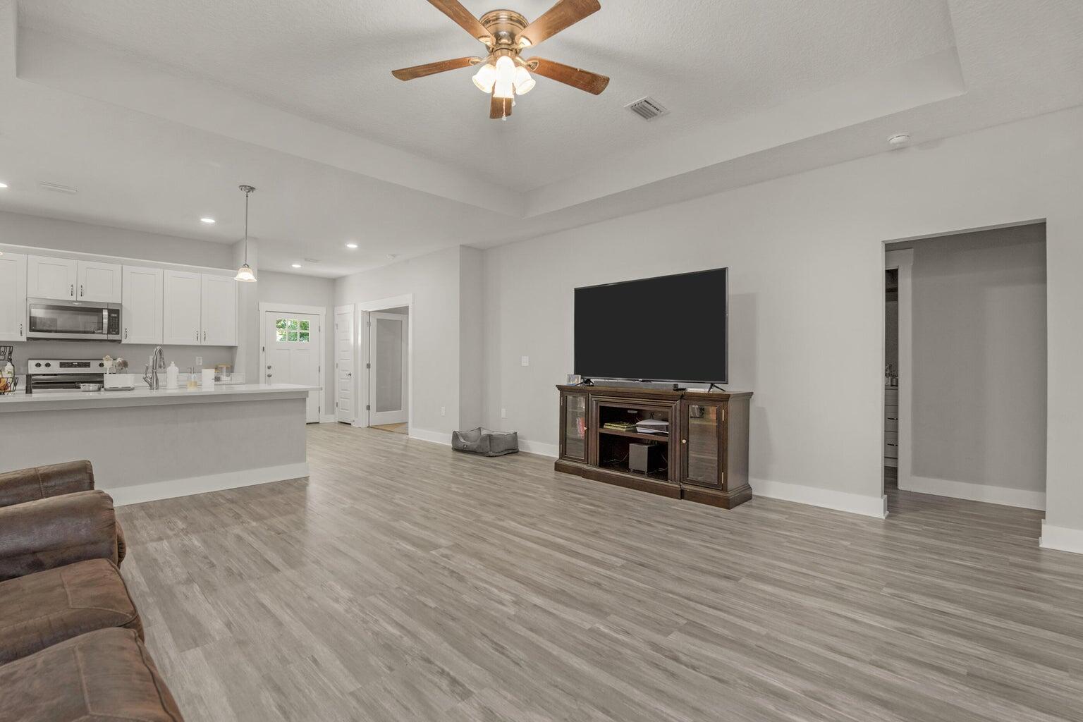 PINNACLE POINT - Residential Lease