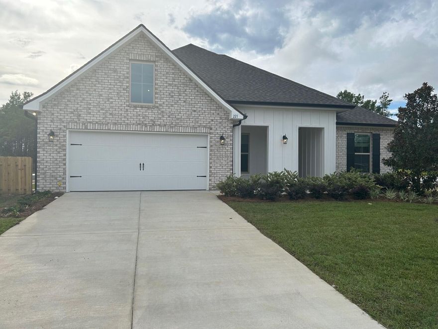 Awesome builder rate incentives and FREE window blinds OR front gutters plus a smart home package (restrictions apply)!The HICKORY III G in Starburst at Hammock Bay community offers a 5BR, 3BA open design. Upgrades added (list attached).  Features: double vanity, garden tub, separate custom tiled shower, and walk-in closet in the master suite, formal dining room, separate den, boot bench at garage entry, kitchen island, walk-in pantry, covered front/rear porch, recessed lighting, crown molding, framed mirrors in all baths, smart connect Wi-Fi thermostat, smoke/carbon monoxide detectors, landscaping package, architectural 30-year shingles, flood lights, and more!Energy Efficient Features: water heater, kitchen appliance package, vinyl low E windows, and more! Energy Star Partner.