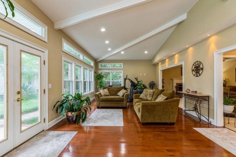 ROCKY BAYOU ESTATES - Residential