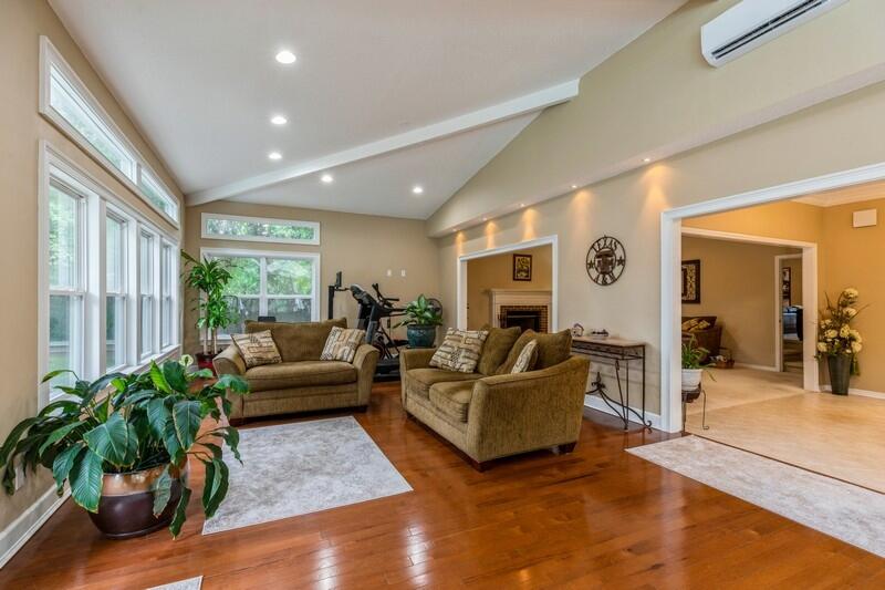 ROCKY BAYOU ESTATES - Residential