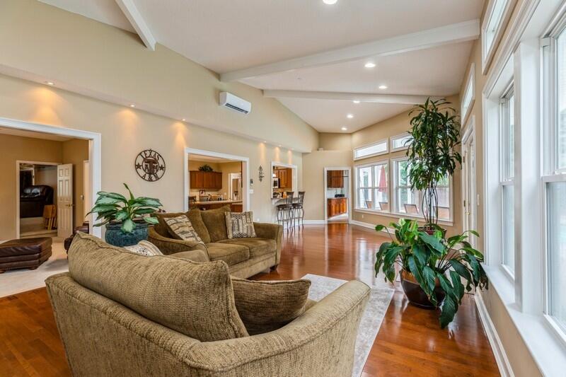 ROCKY BAYOU ESTATES - Residential