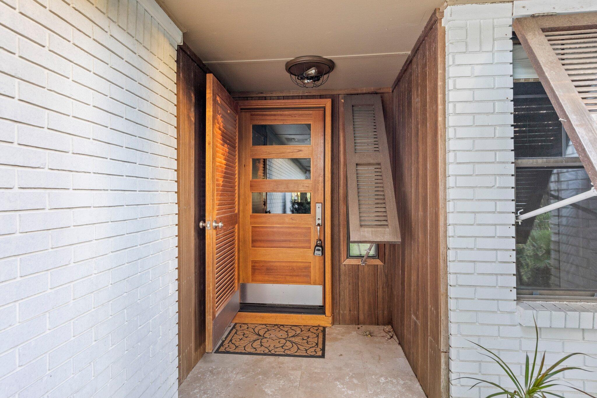 LAKESIDE VILLAGE - Residential