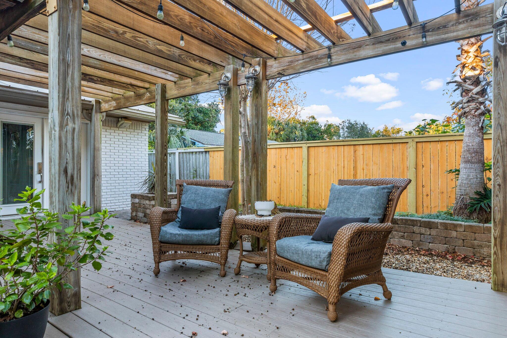 LAKESIDE VILLAGE - Residential