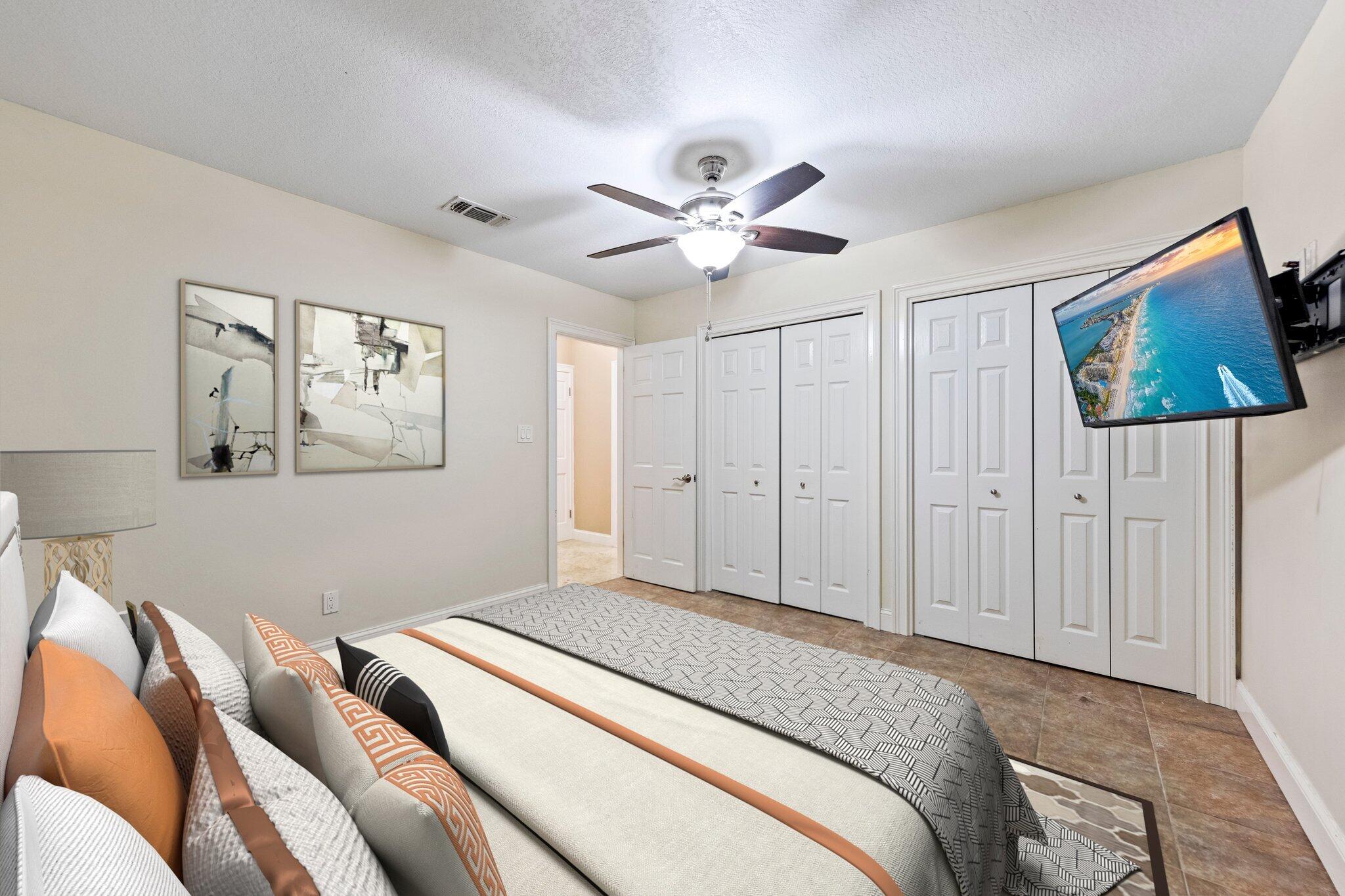 LAKESIDE VILLAGE - Residential