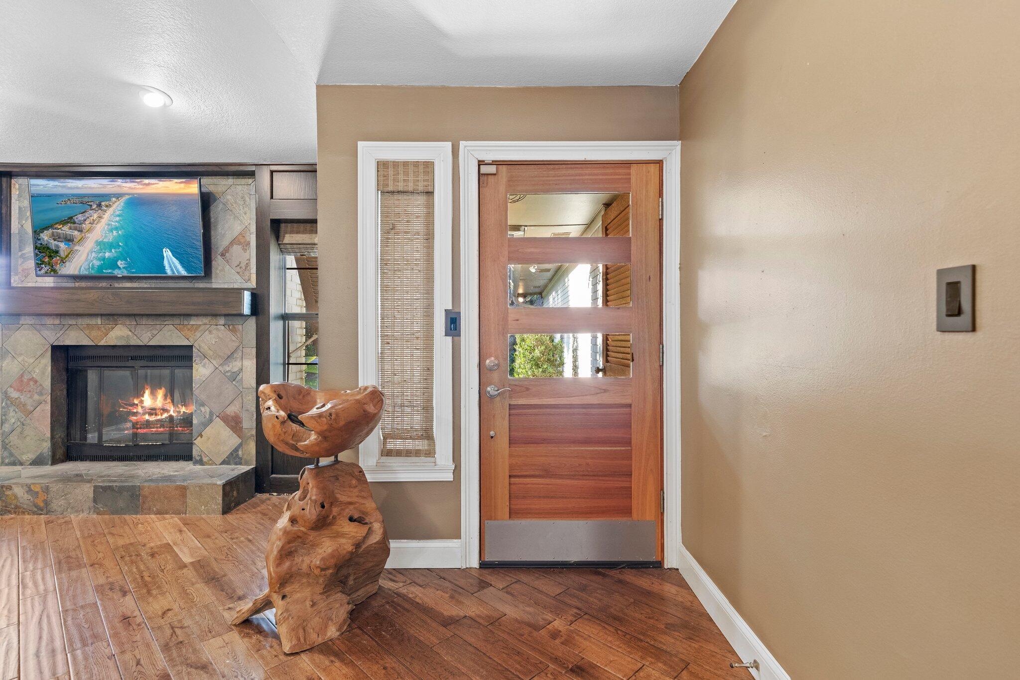 LAKESIDE VILLAGE - Residential