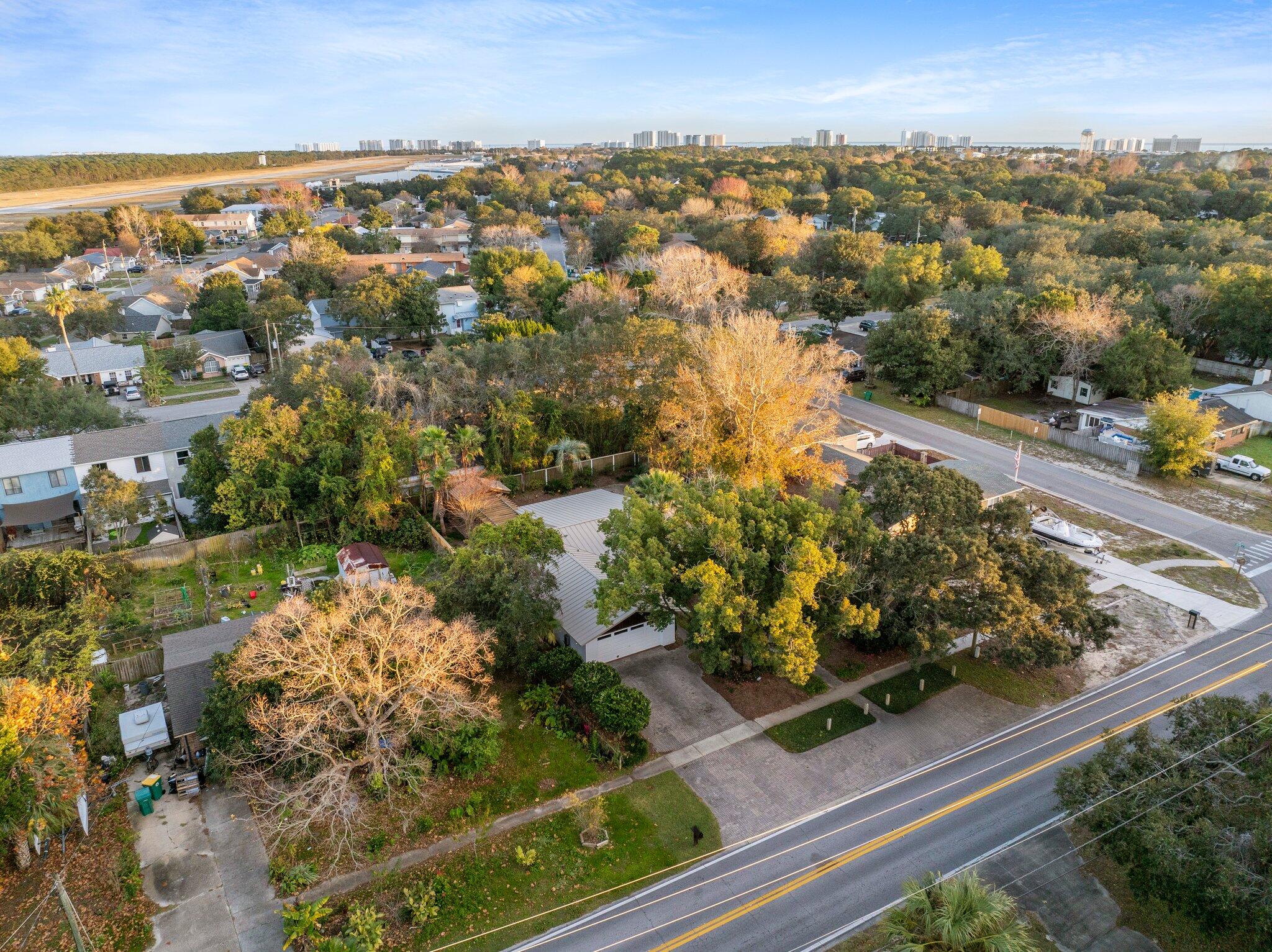 LAKESIDE VILLAGE - Residential