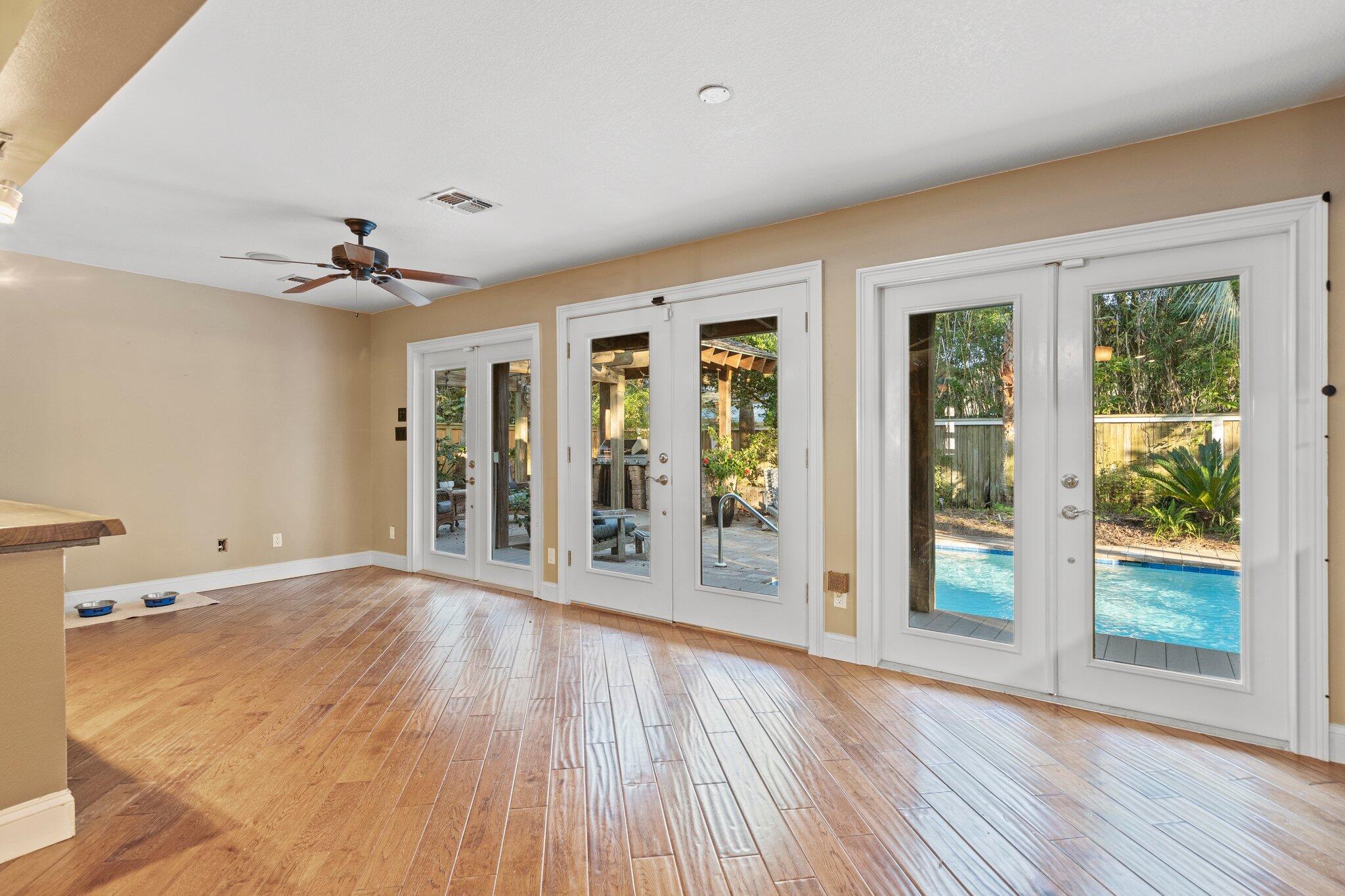 LAKESIDE VILLAGE - Residential