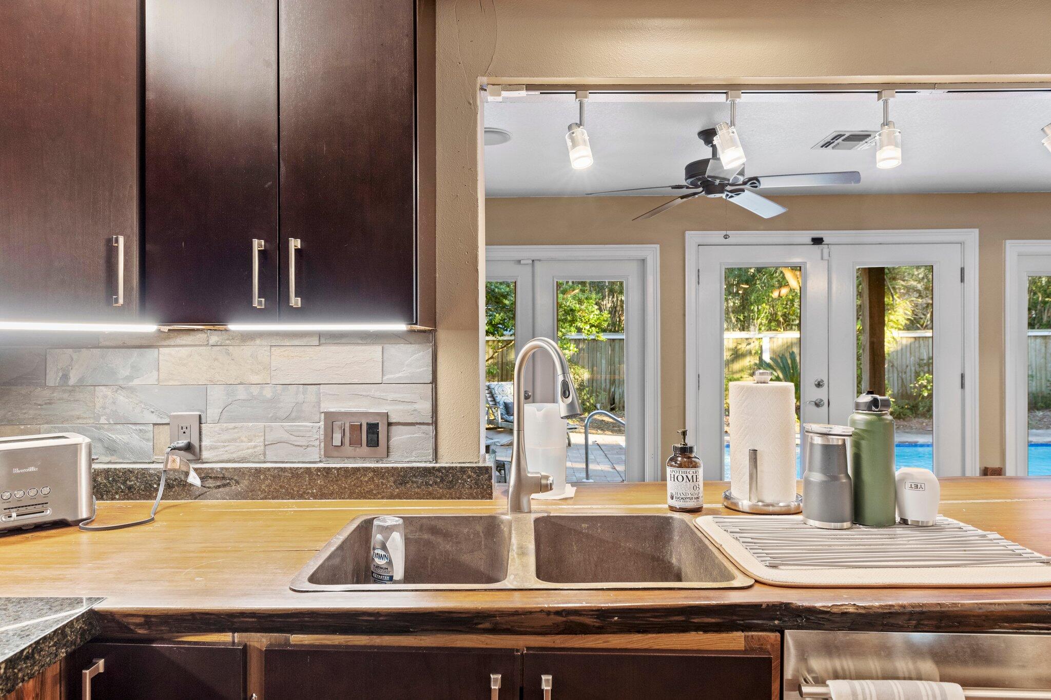 LAKESIDE VILLAGE - Residential