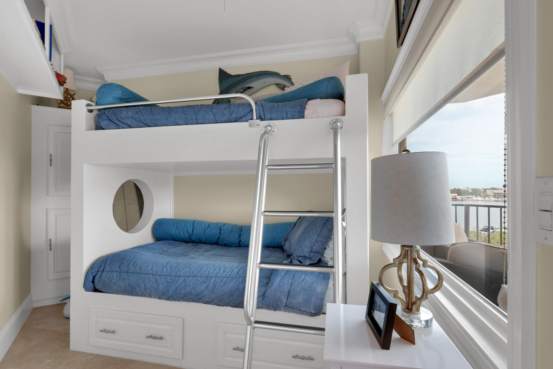 WATERVIEW TOWERS YACHT CLUB - Residential