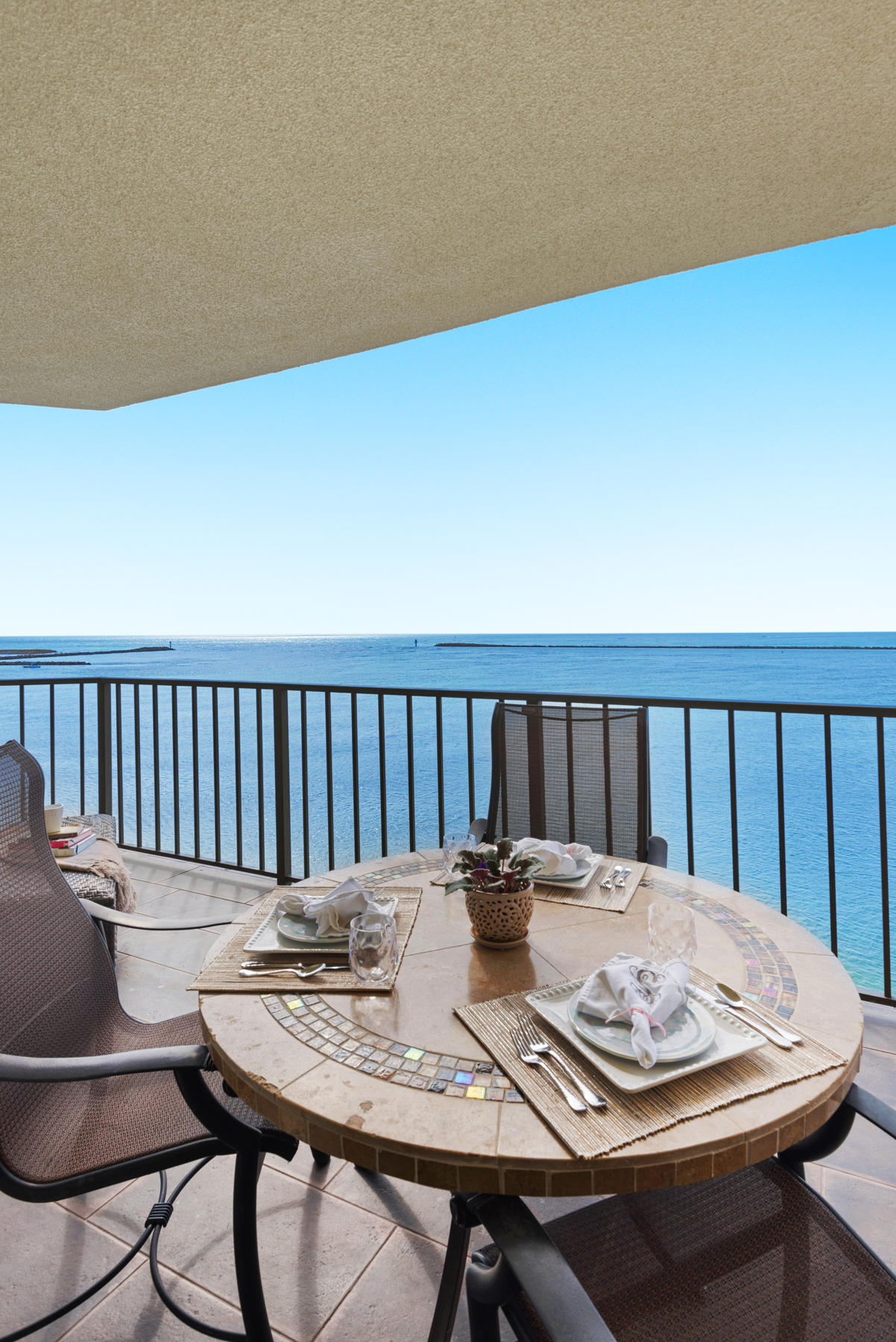 WATERVIEW TOWERS YACHT CLUB - Residential