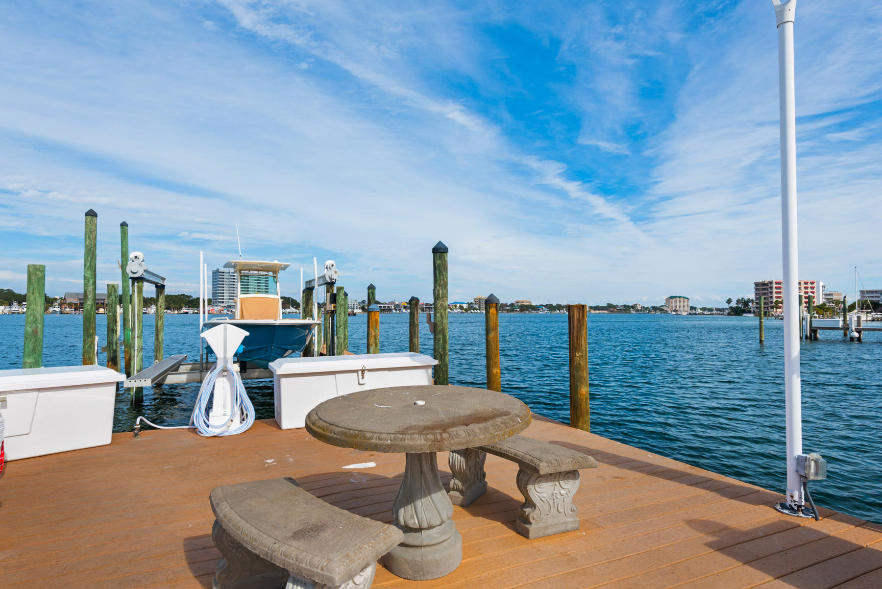WATERVIEW TOWERS YACHT CLUB - Residential