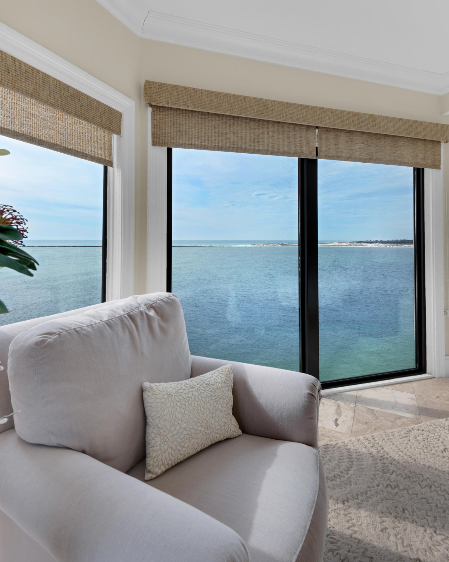 WATERVIEW TOWERS YACHT CLUB - Residential