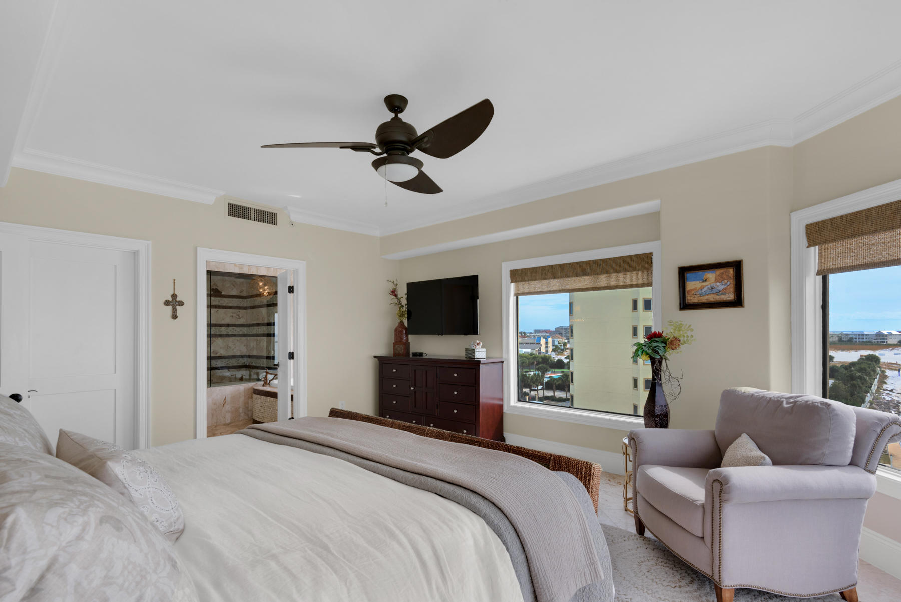 WATERVIEW TOWERS YACHT CLUB - Residential