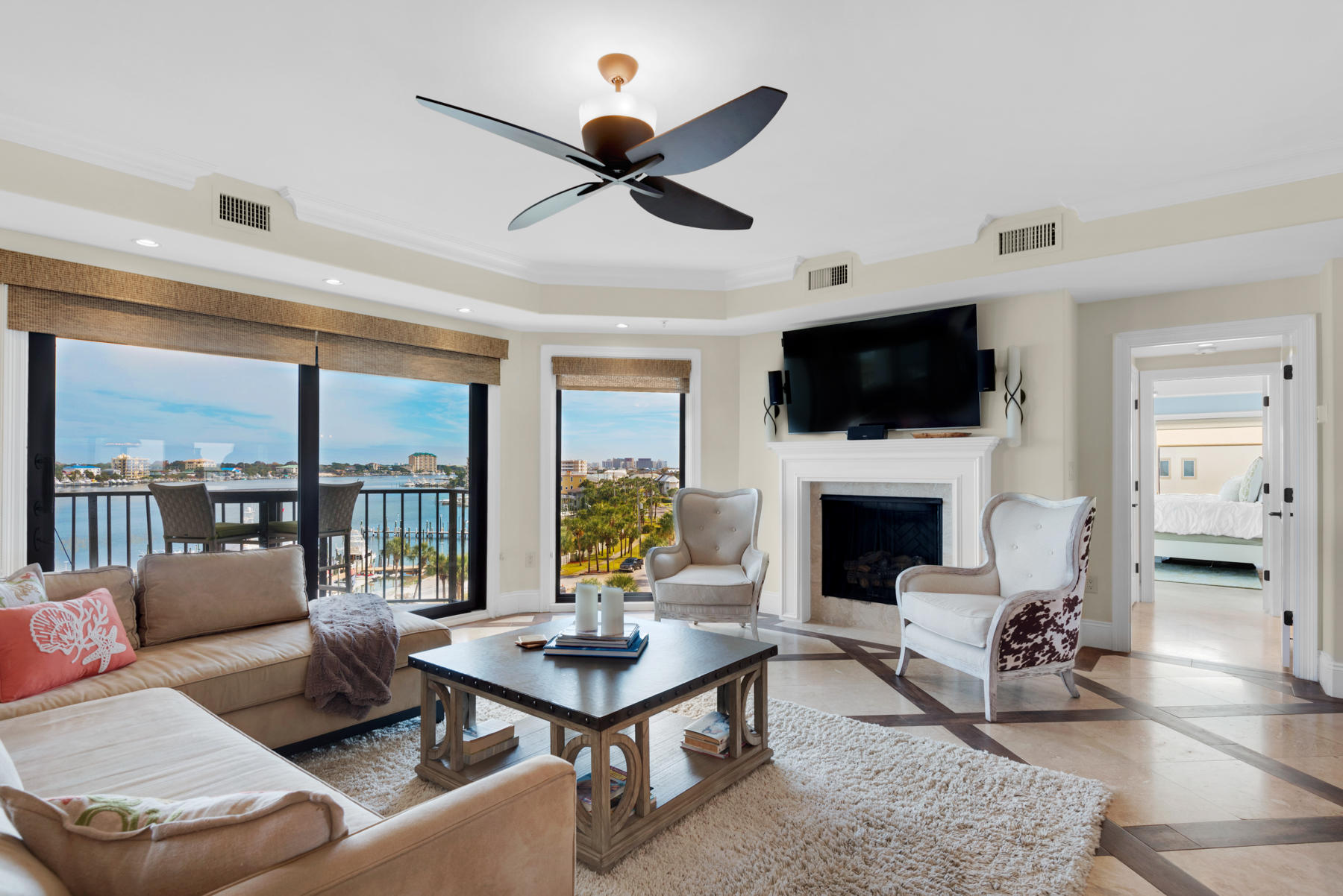 WATERVIEW TOWERS YACHT CLUB - Residential