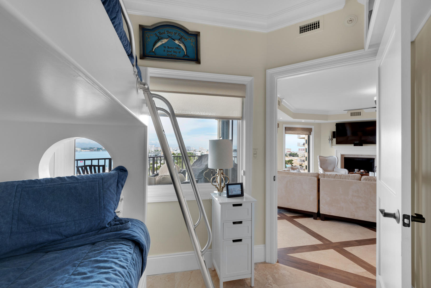 WATERVIEW TOWERS YACHT CLUB - Residential