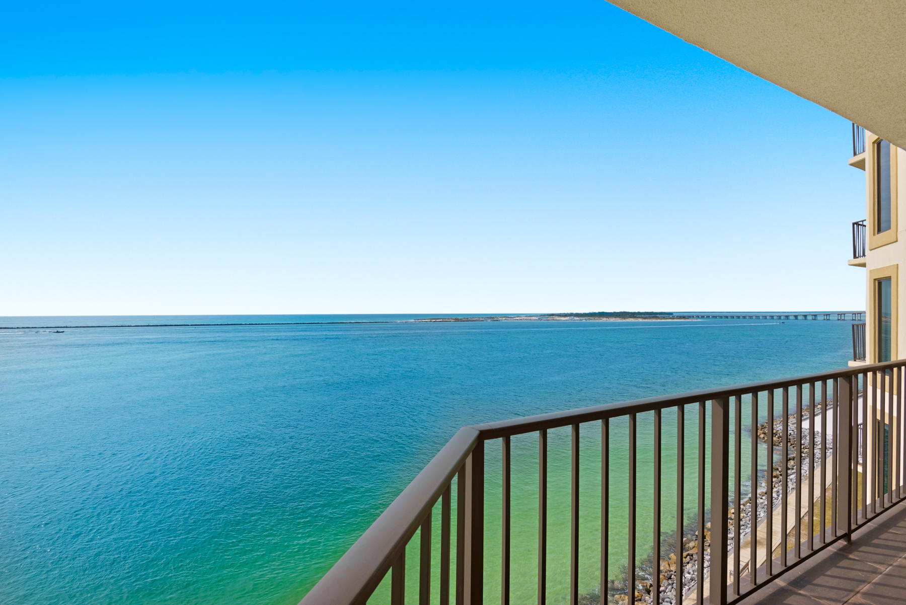 WATERVIEW TOWERS YACHT CLUB - Residential