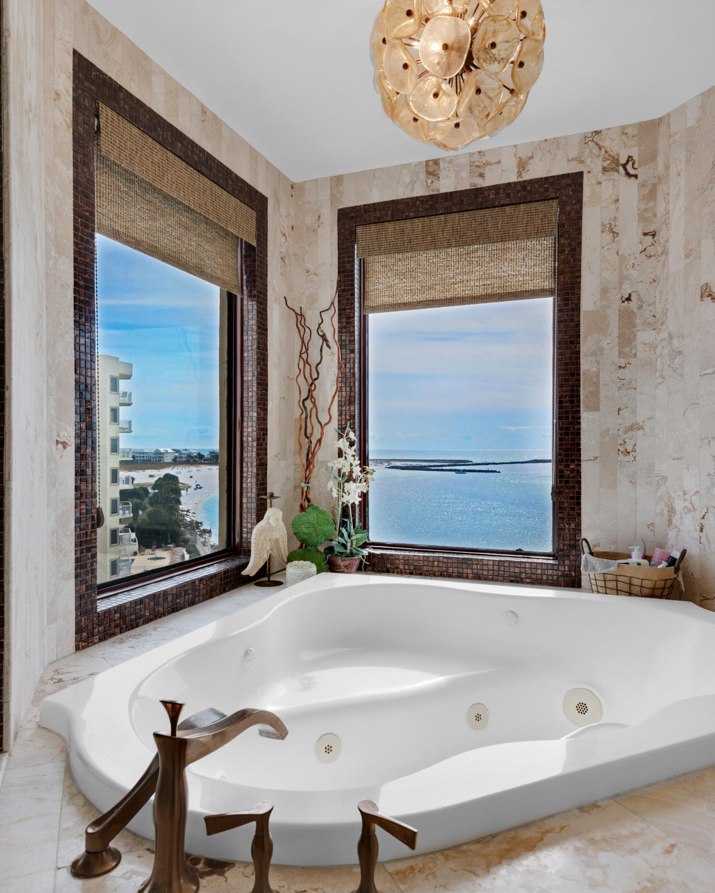 WATERVIEW TOWERS YACHT CLUB - Residential