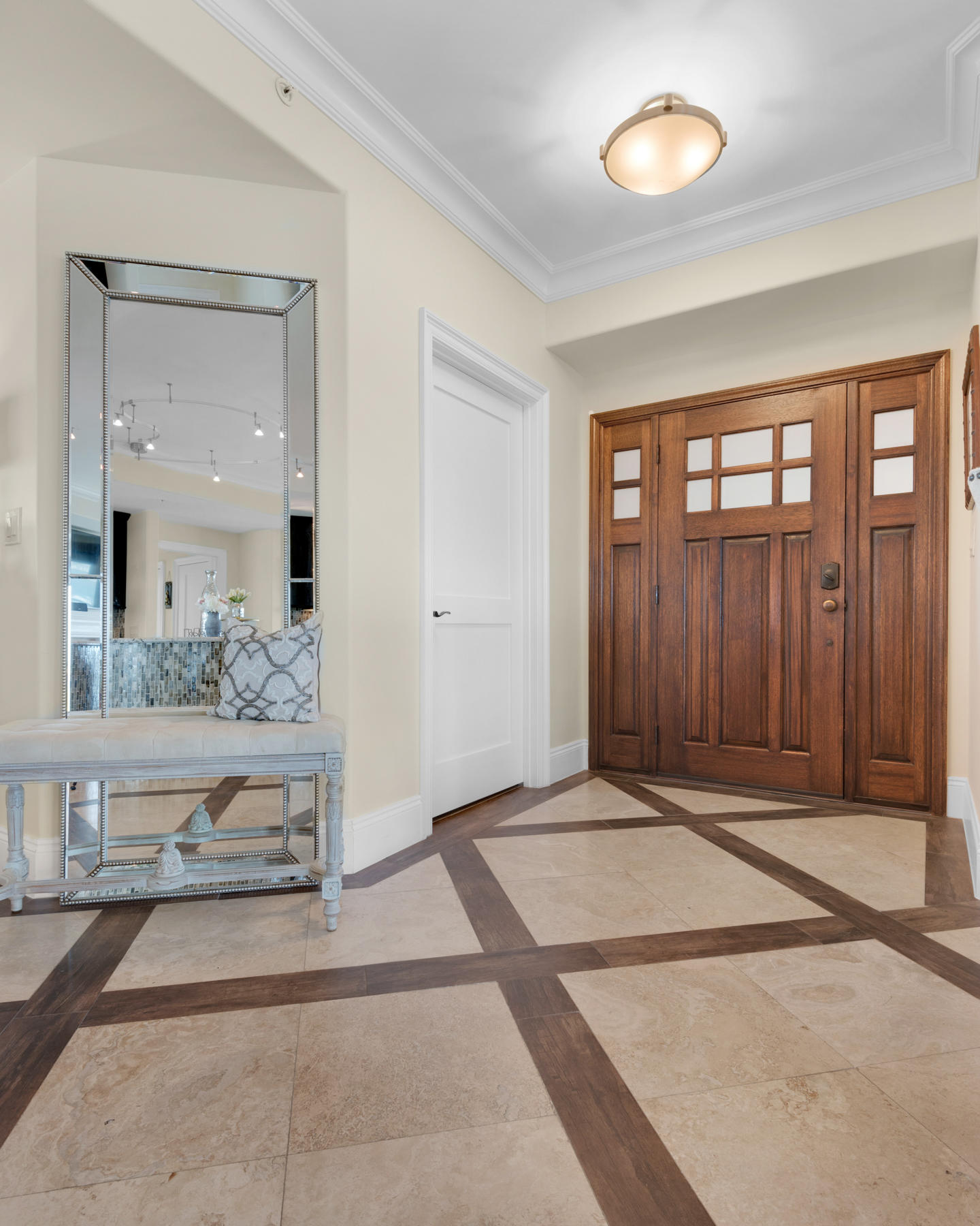 WATERVIEW TOWERS YACHT CLUB - Residential
