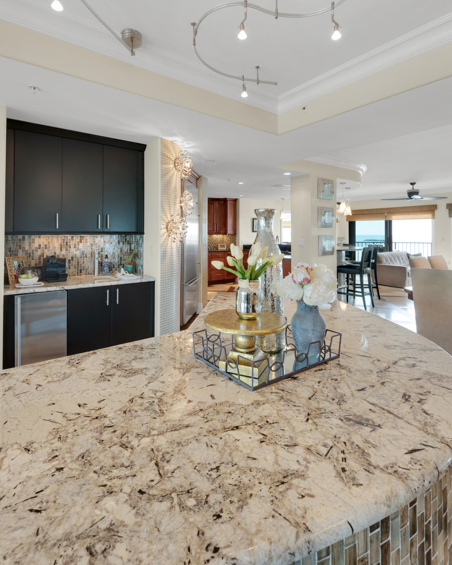 WATERVIEW TOWERS YACHT CLUB - Residential