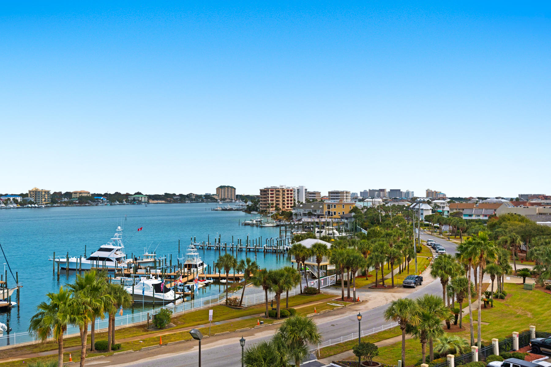 WATERVIEW TOWERS YACHT CLUB - Residential