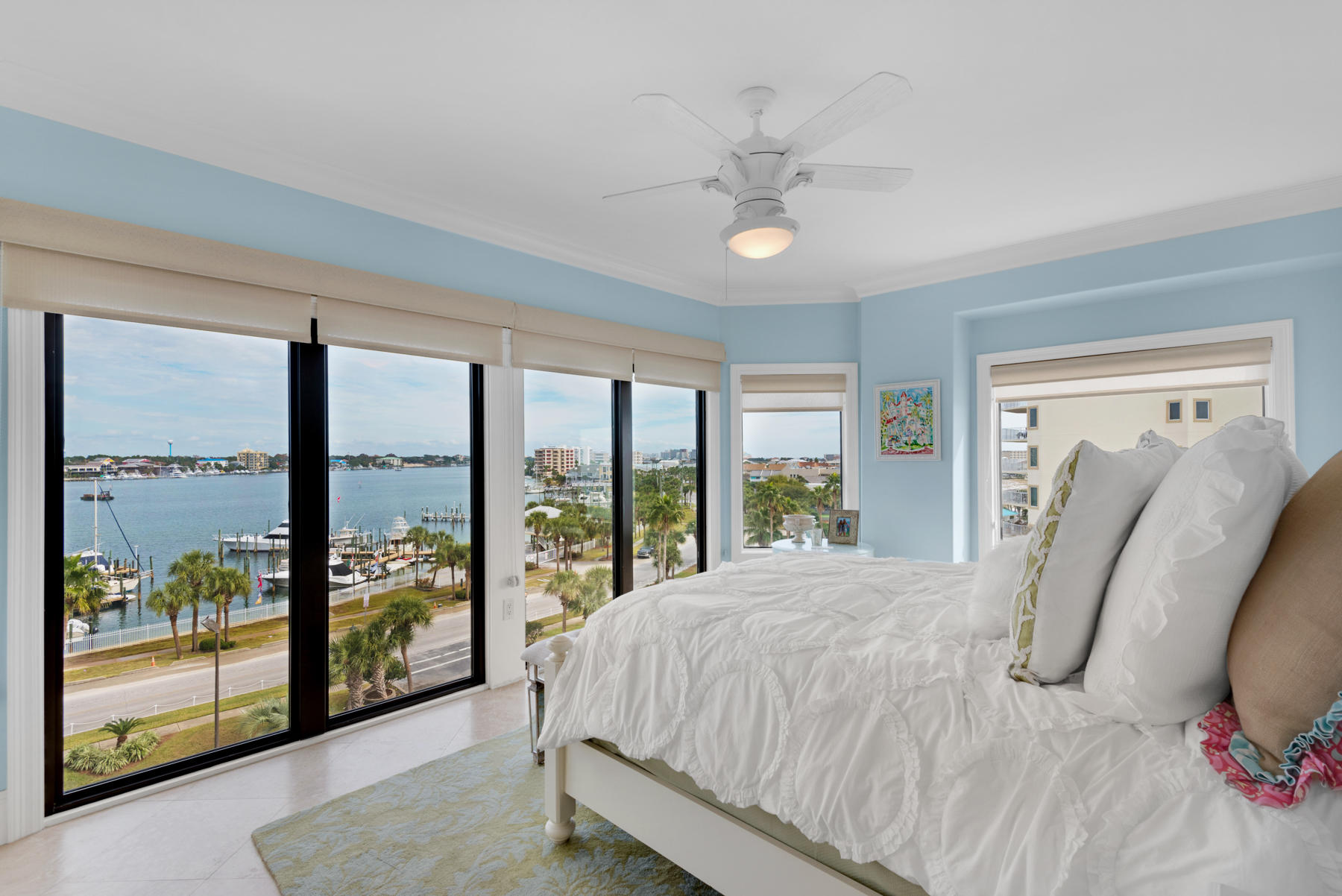 WATERVIEW TOWERS YACHT CLUB - Residential