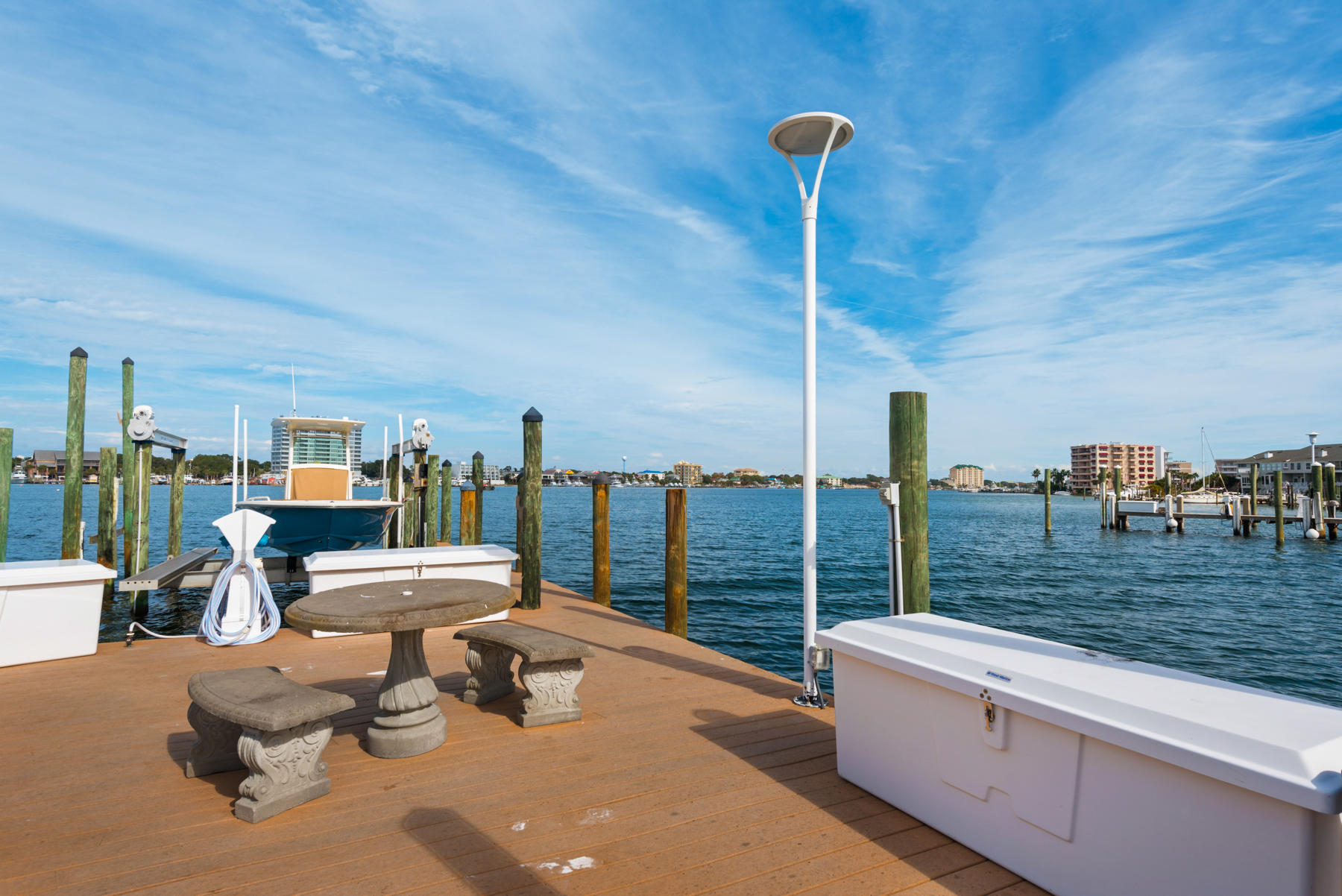 WATERVIEW TOWERS YACHT CLUB - Residential