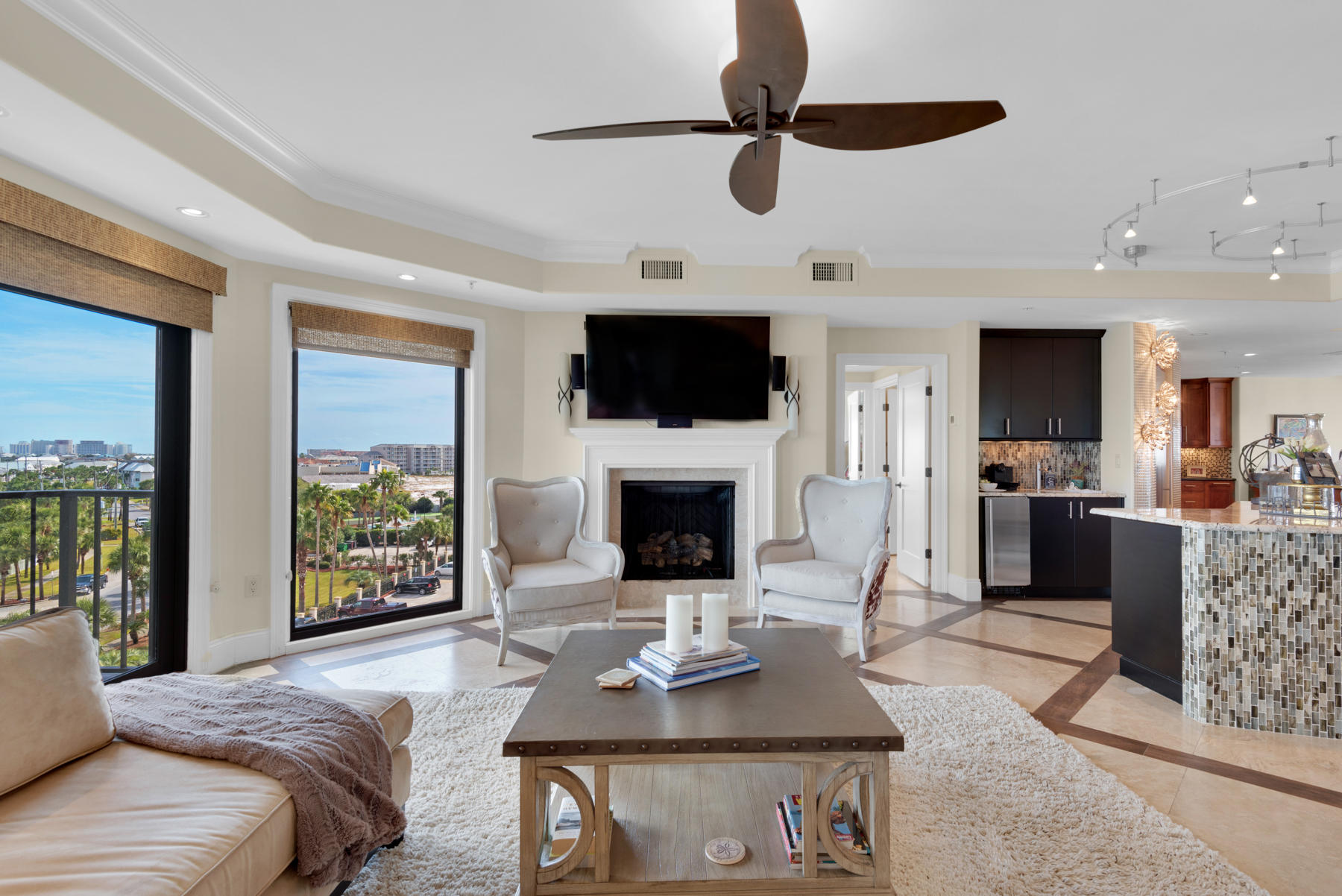 WATERVIEW TOWERS YACHT CLUB - Residential