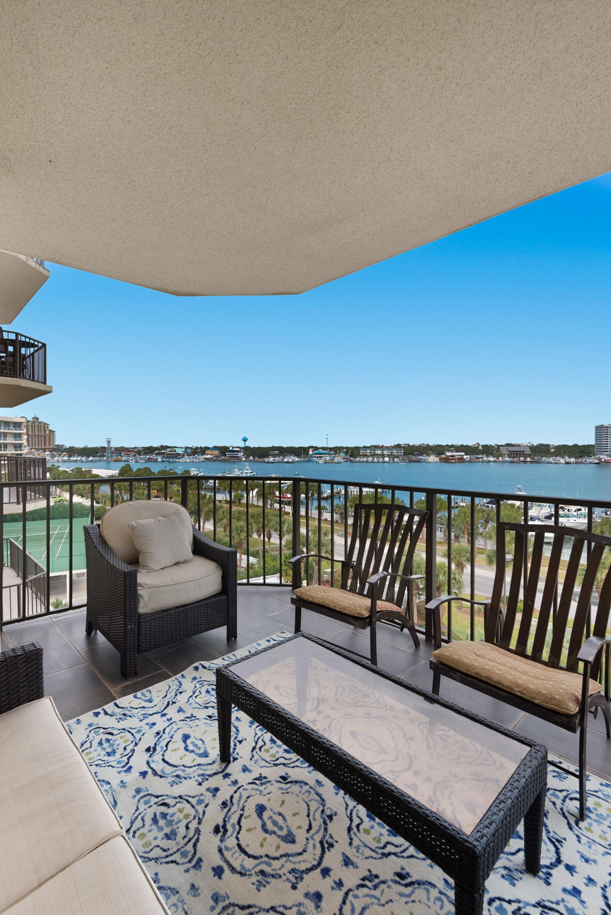 WATERVIEW TOWERS YACHT CLUB - Residential
