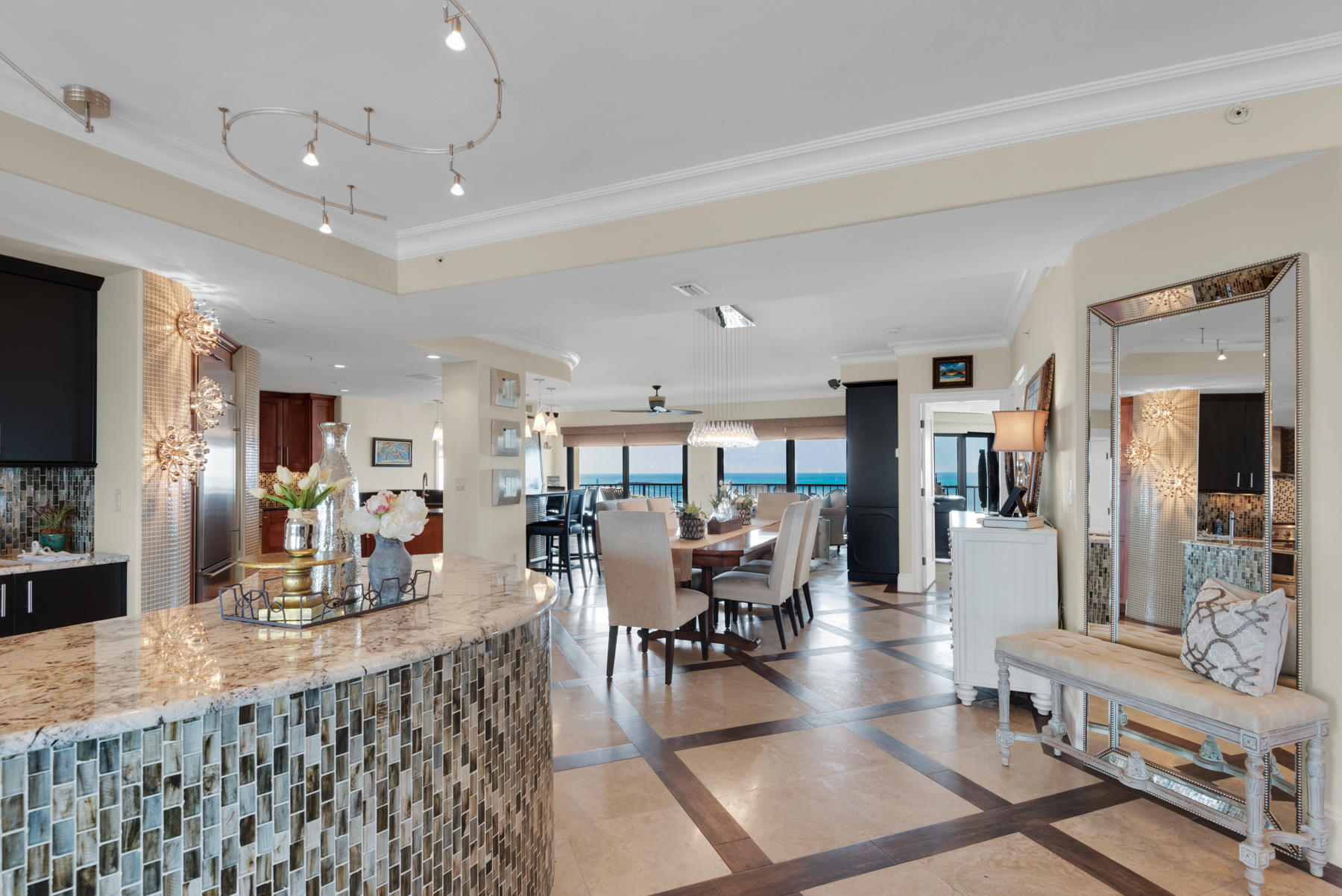 WATERVIEW TOWERS YACHT CLUB - Residential