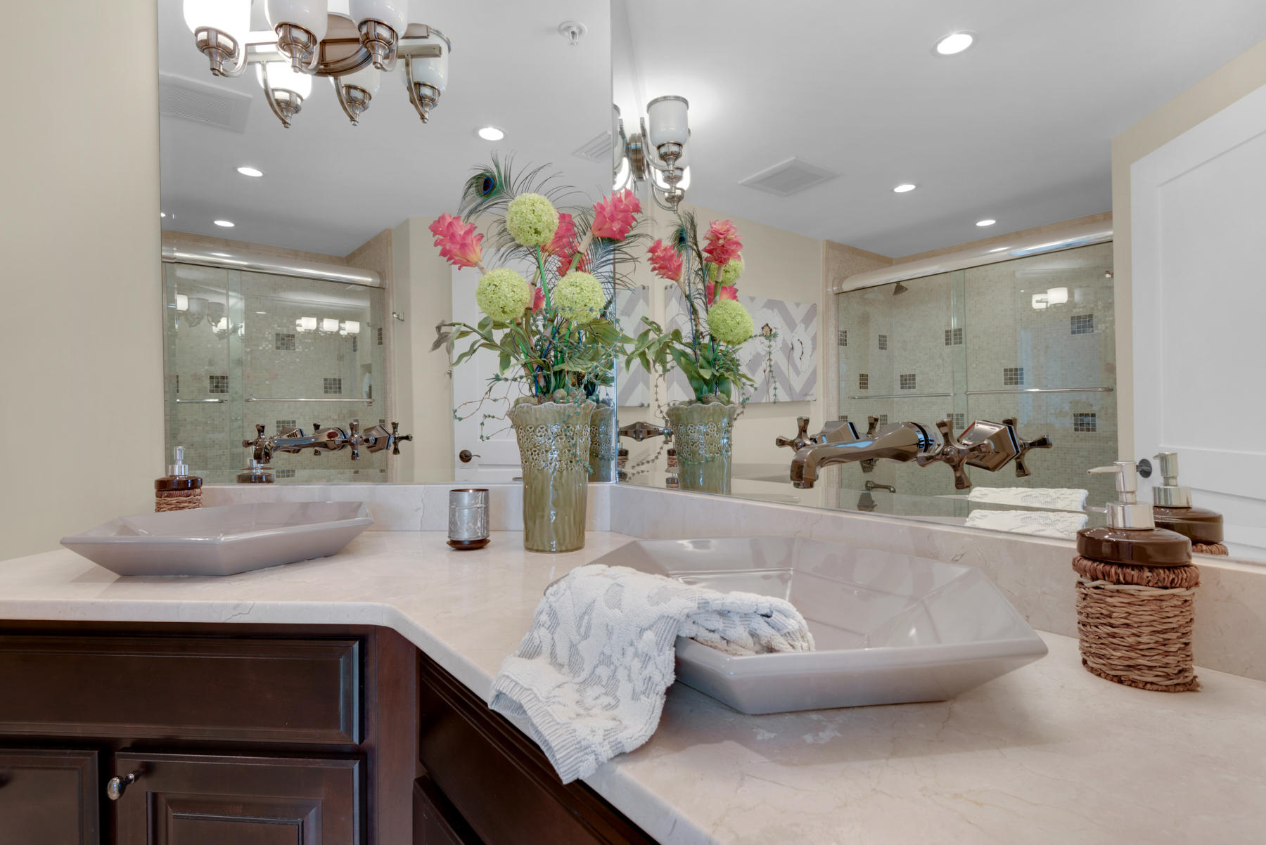 WATERVIEW TOWERS YACHT CLUB - Residential