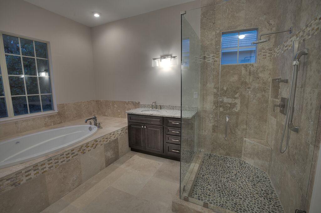 BURNT PINE - Residential