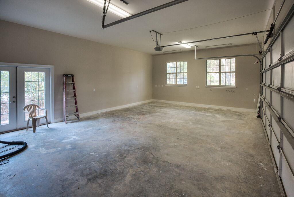 BURNT PINE - Residential