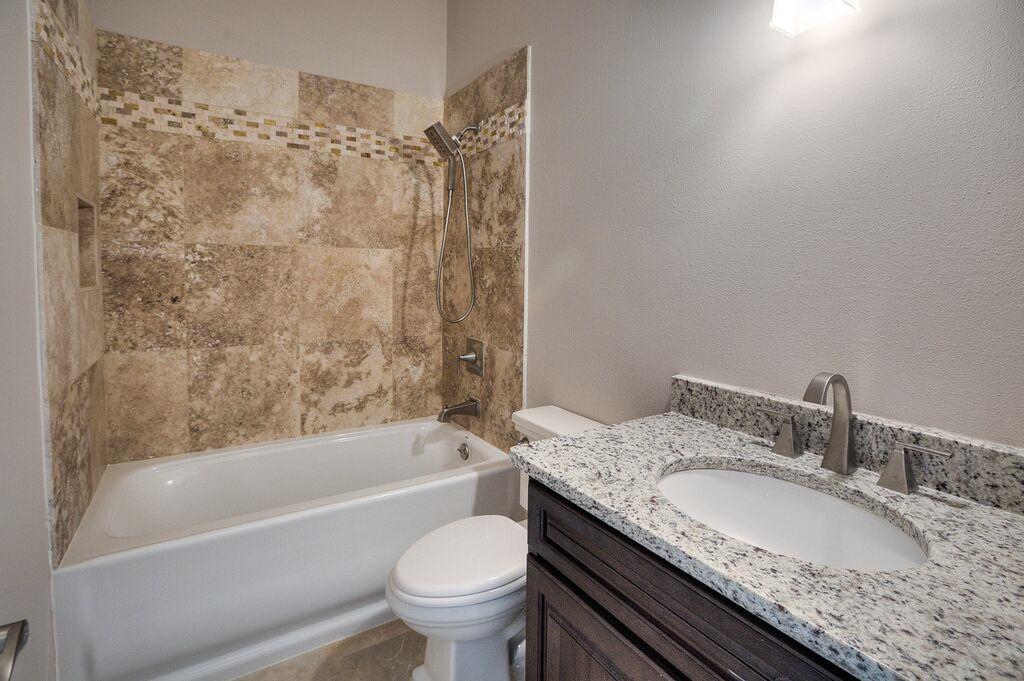 BURNT PINE - Residential