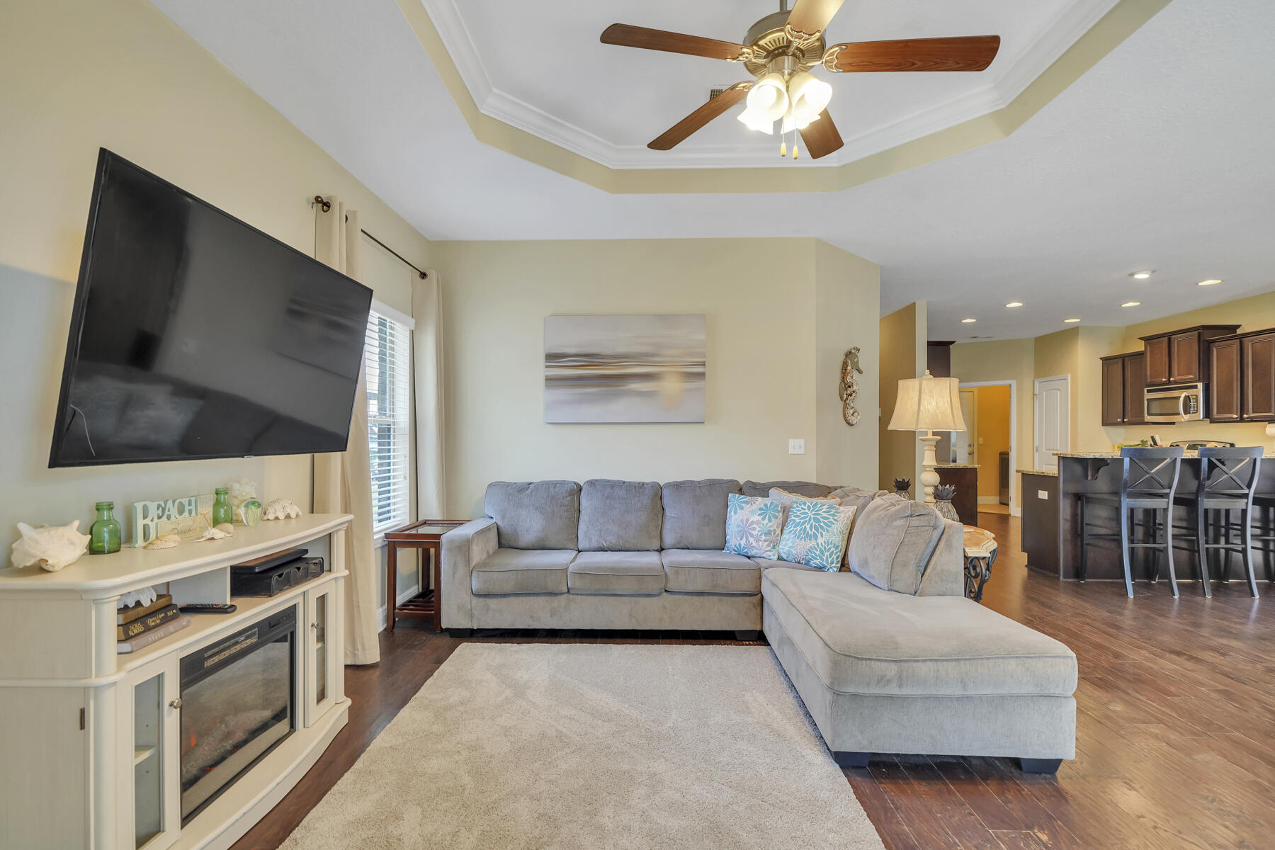 WHISPERING LAKE - Residential