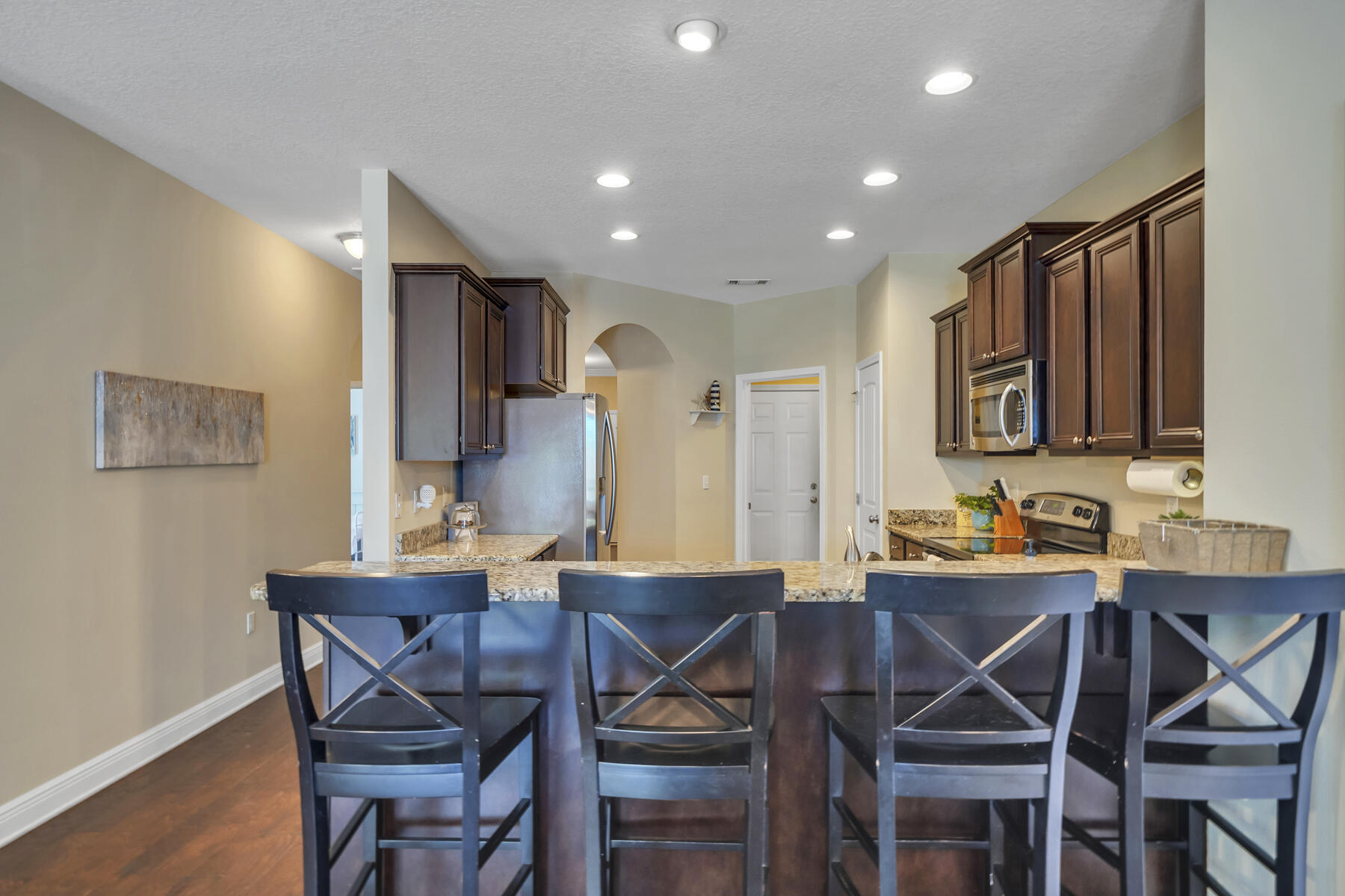 WHISPERING LAKE - Residential