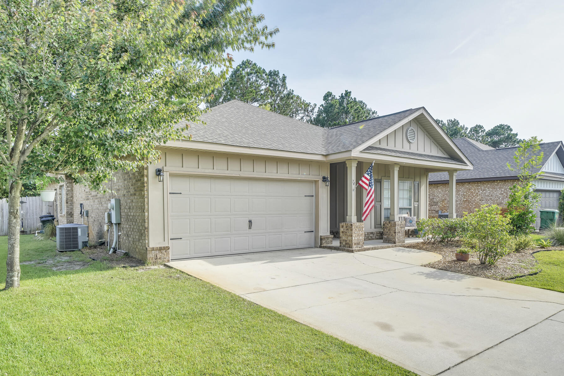 WHISPERING LAKE - Residential