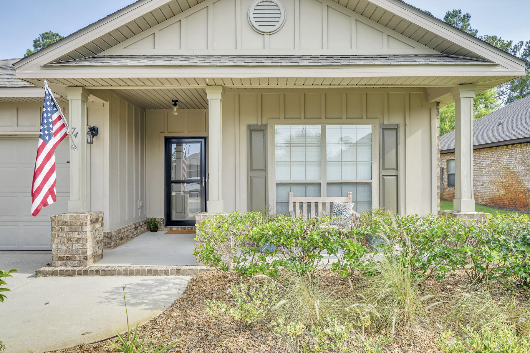 WHISPERING LAKE - Residential