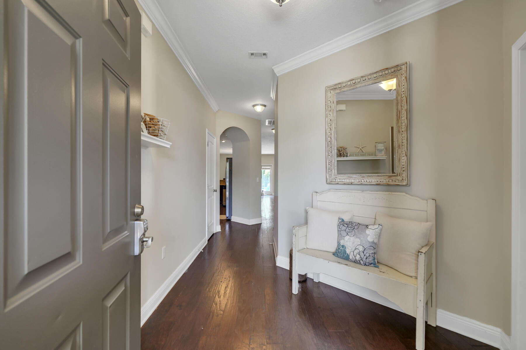 WHISPERING LAKE - Residential