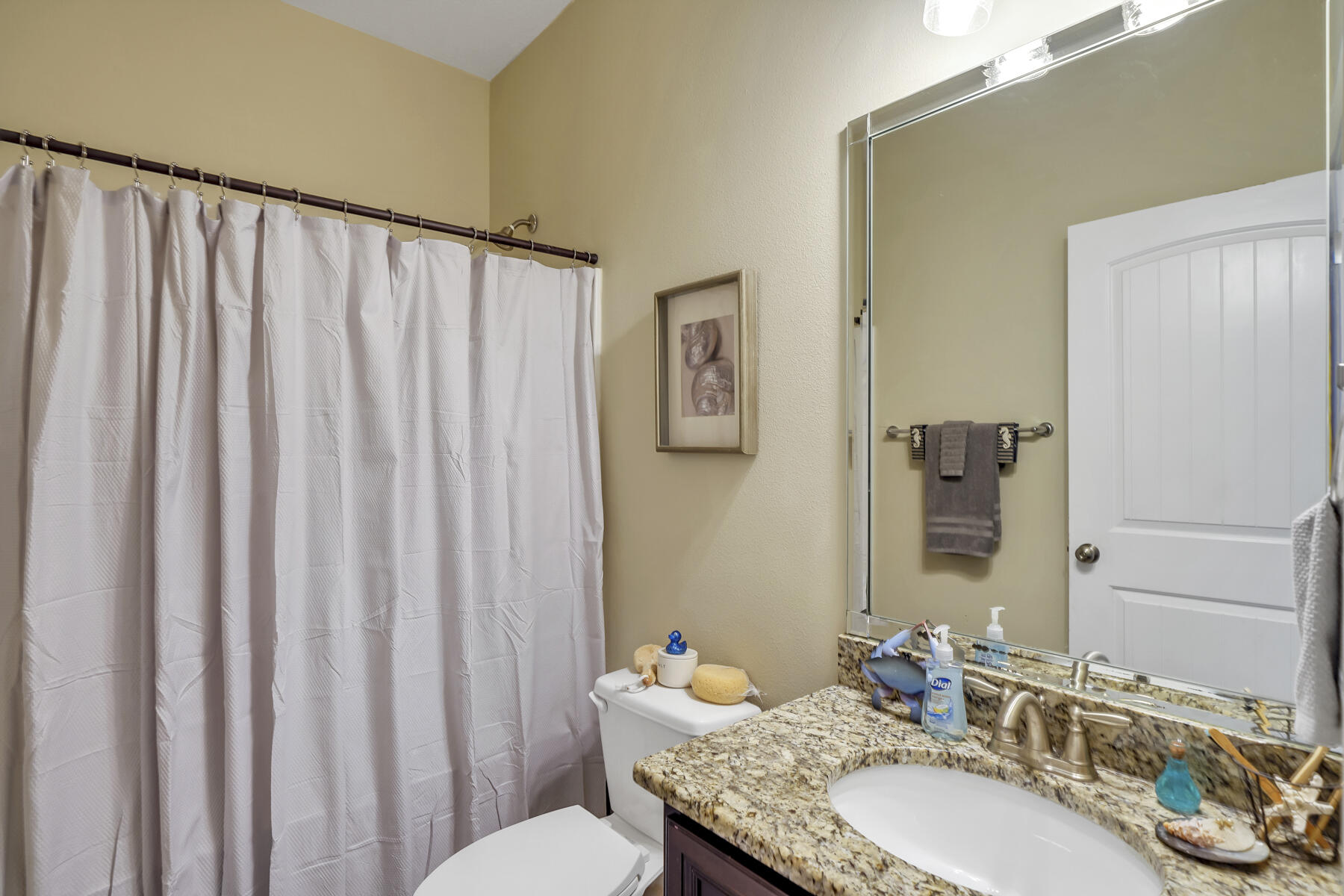 WHISPERING LAKE - Residential