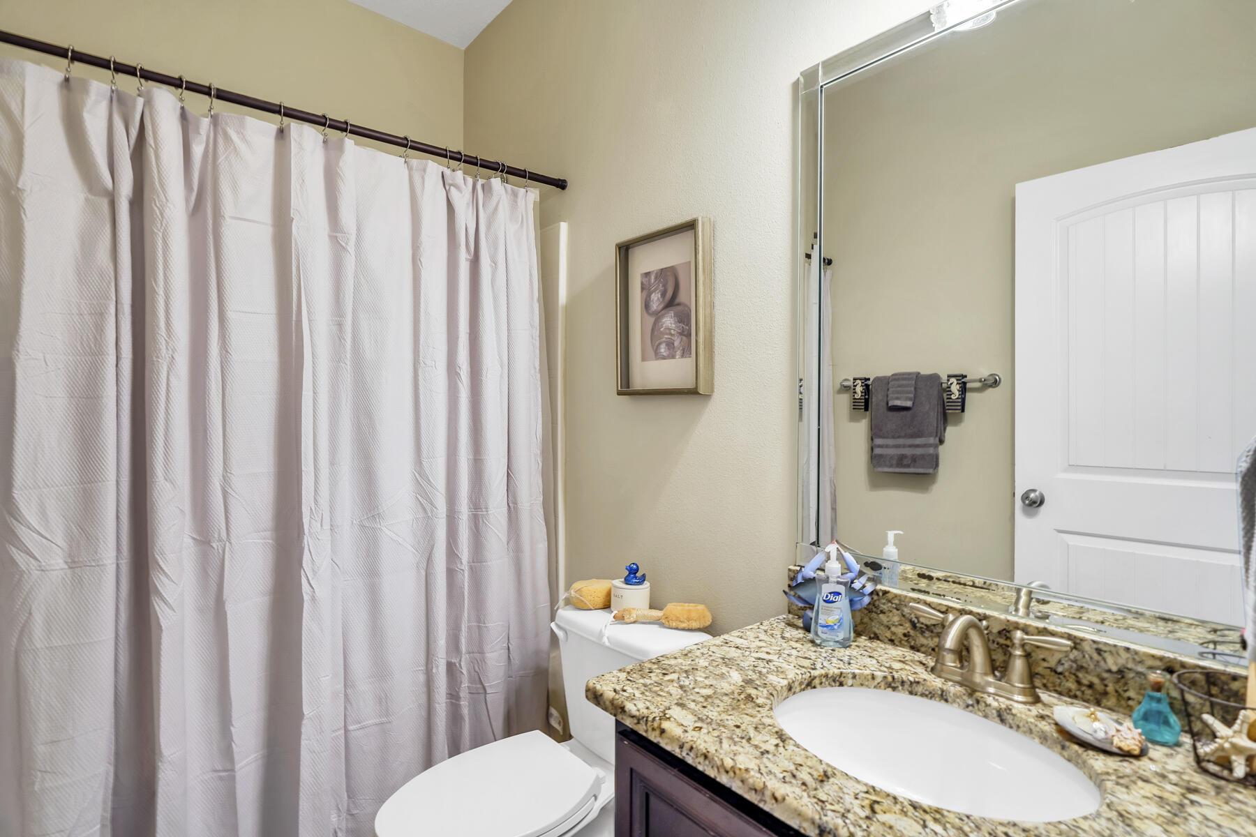 WHISPERING LAKE - Residential