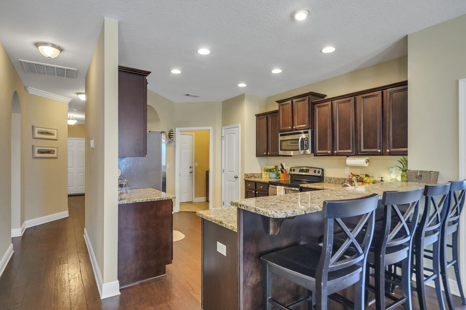 WHISPERING LAKE - Residential