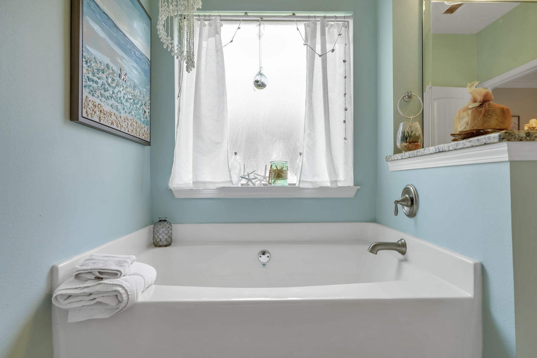 WHISPERING LAKE - Residential