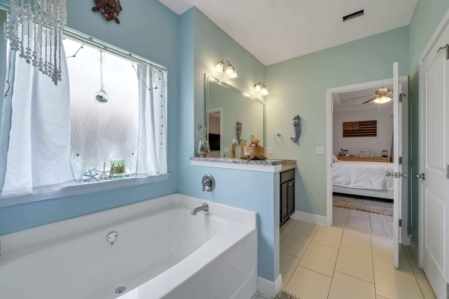 WHISPERING LAKE - Residential