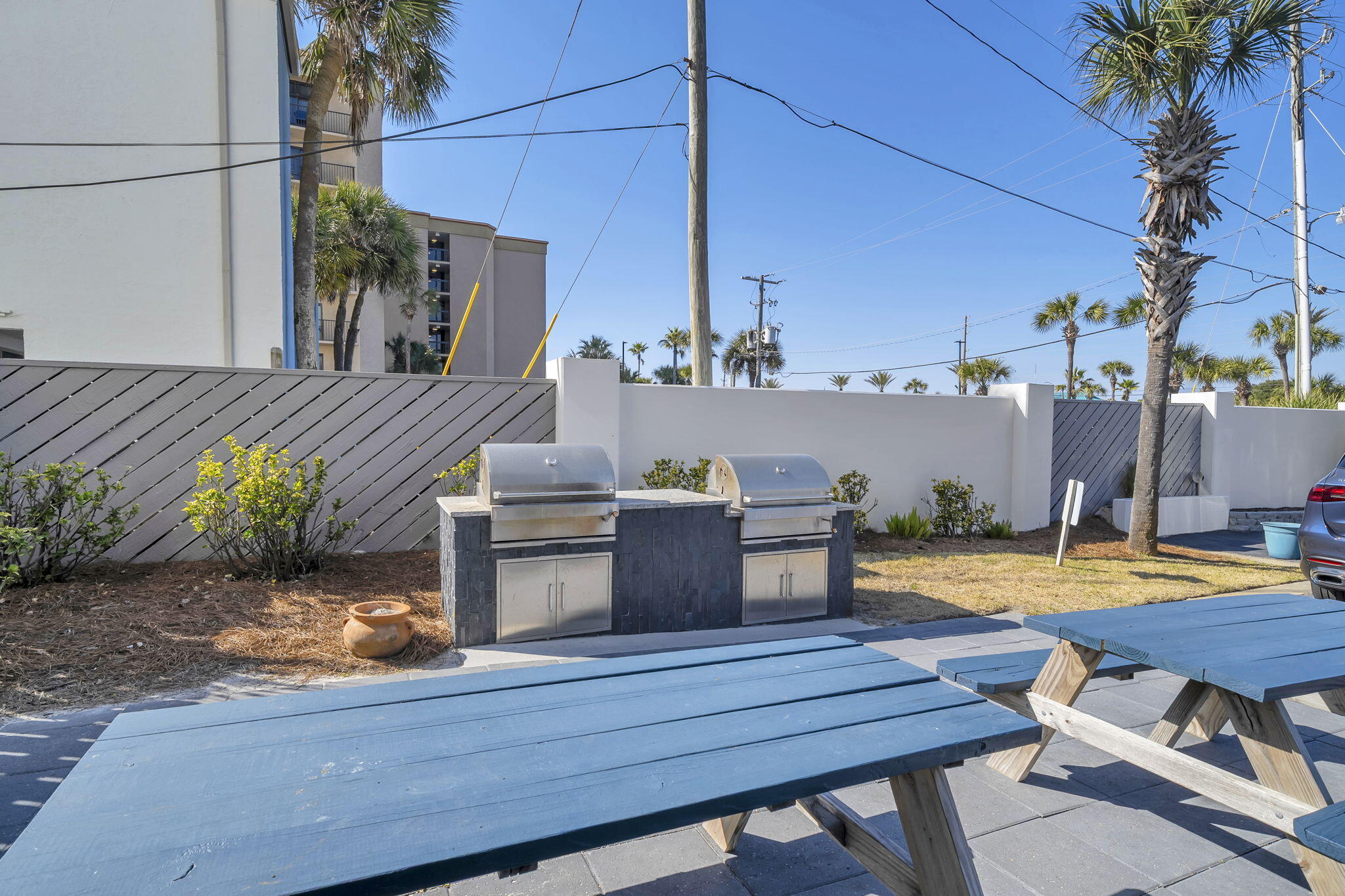 SURF DWELLER CONDO - Residential