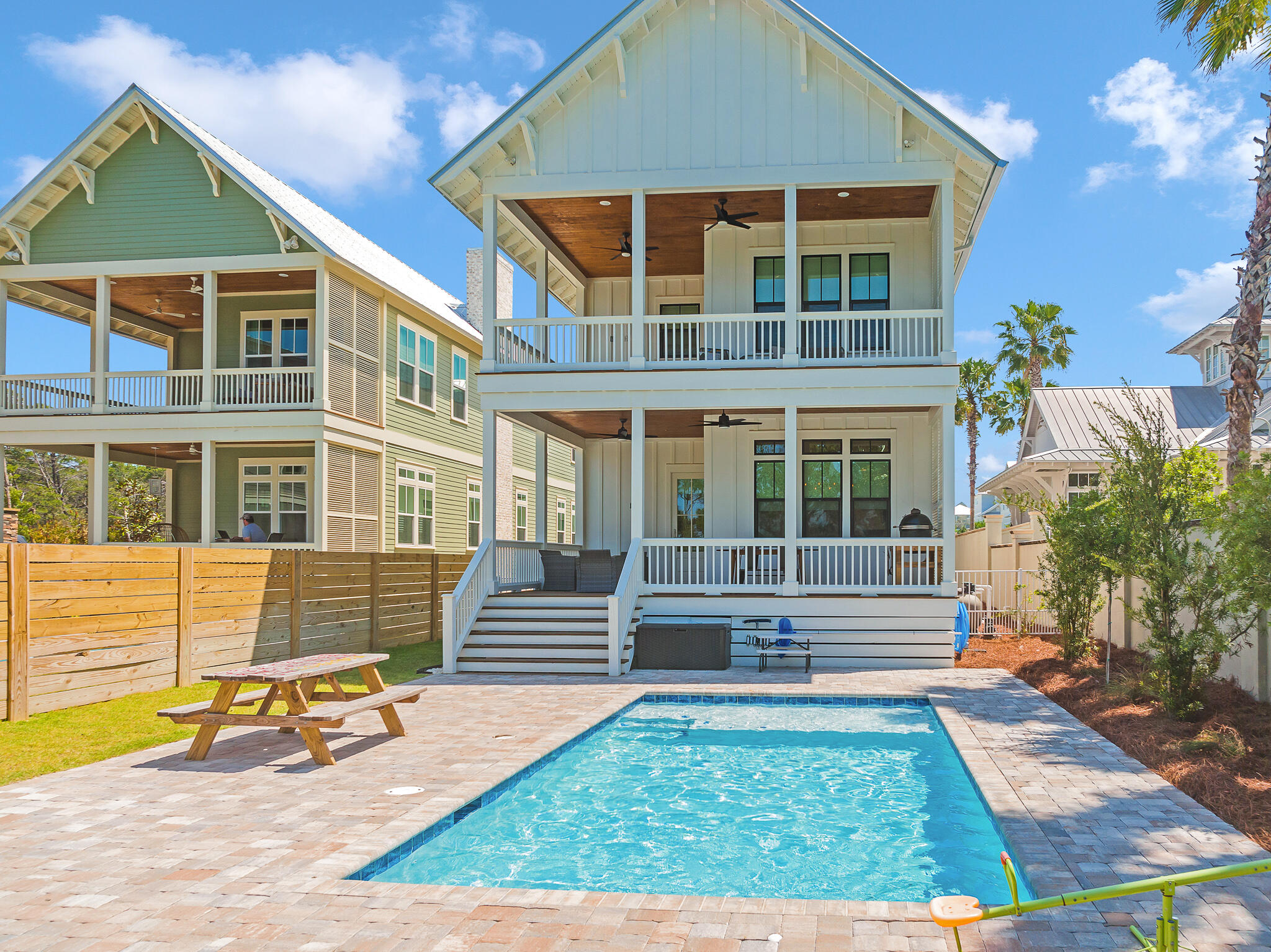 Dulce Lane - Residential